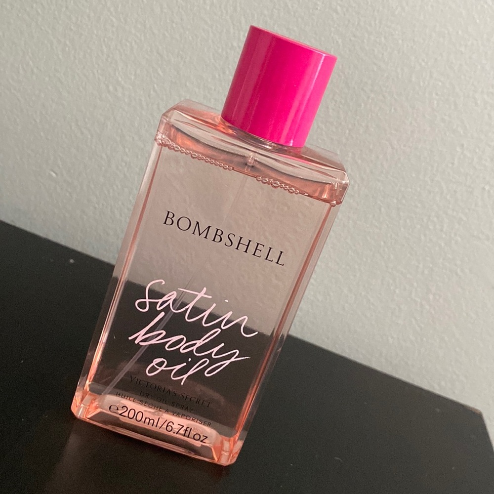 Victoria’s Secret satin body Oil !